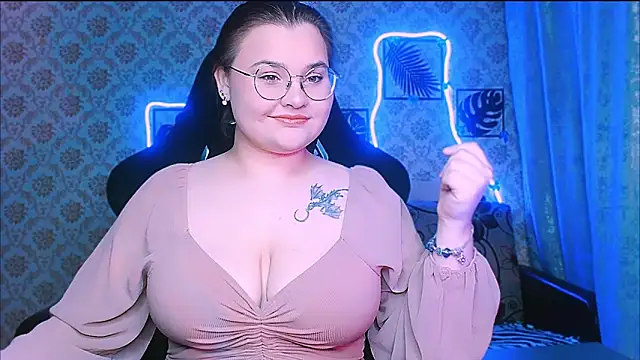 InLoveWithLife26 online show from March 5, 2026, 8:05 pm