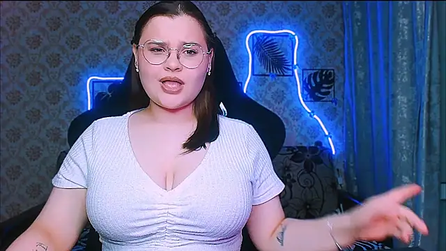 InLoveWithLife26 online show from March 22, 2026, 6:53 pm