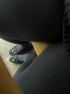 HiddenHoneyLDN online show from October 1, 2025, 7:13 am