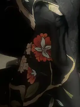 HiddenHoneyLDN online show from December 17, 2025, 11:04 am