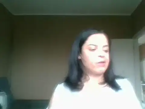 ITALIANASISIXX online show from April 13, 2026, 10:41 am