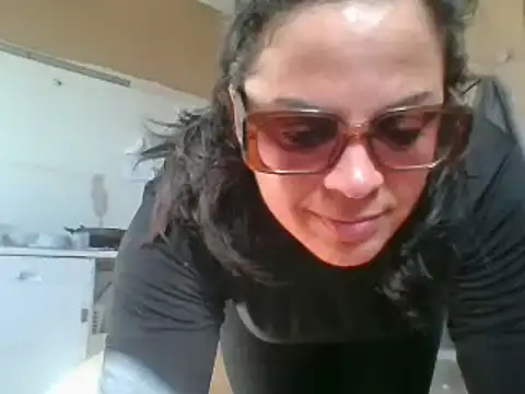 ITALIANASISIXX online show from February 15, 2026, 12:48 pm