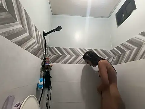 PinayLina18 online show from April 17, 2026, 2:31 pm