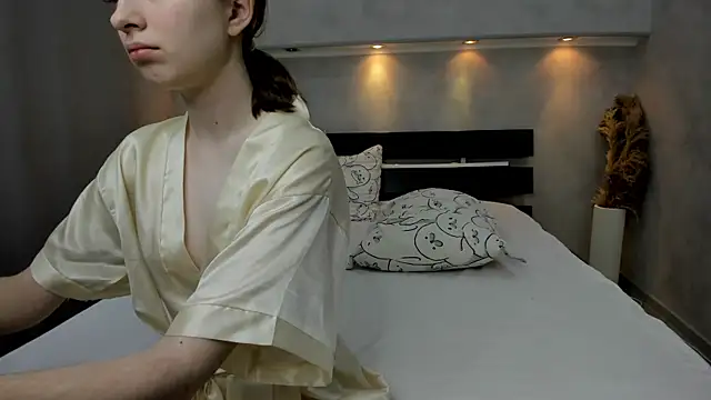 Camilla Kelly online show from November 8, 2025, 12:58 am