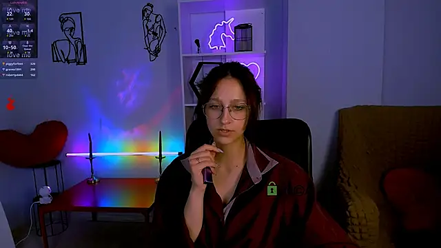 lau ra queen online show from November 28, 2025, 1:39 am