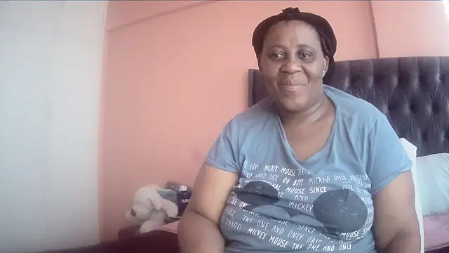 HUGEASSXXXXX online show from March 28, 2026, 5:41 am