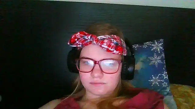 Moonolighta online show from October 29, 2025, 9:52 am