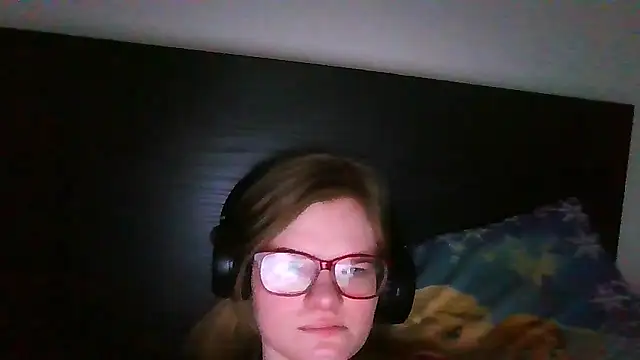 Moonolighta online show from December 4, 2025, 12:48 pm