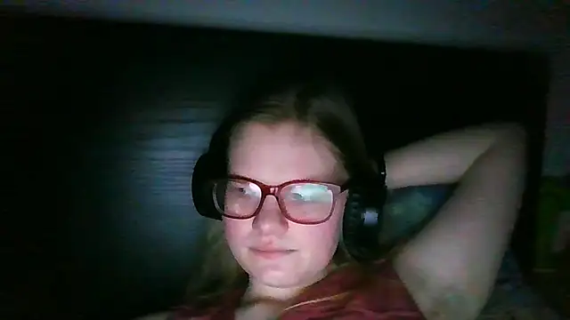 Moonolighta online show from January 6, 2026, 4:33 pm