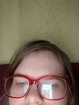 Moonolighta online show from October 18, 2025, 8:38 am