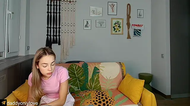 daddyonlyloveme online show from September 18, 2025, 8:12 pm