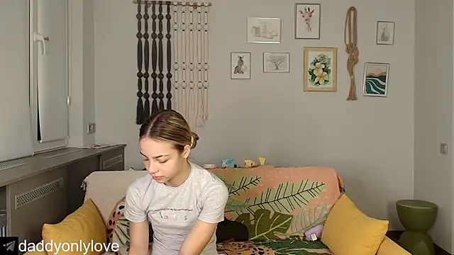 daddyonlyloveme online show from November 4, 2025, 9:07 pm