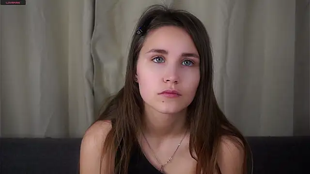 Snapshot of EthalFlowers chatting on November 16, 2025, 1:21 am EthalFlowers online show from November 16, 2025, 1:21 am