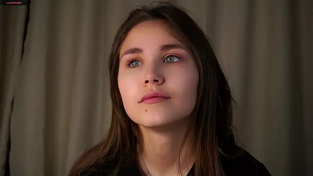 Snapshot of EthalFlowers chatting on November 26, 2025, 10:54 pm EthalFlowers online show from November 26, 2025, 10:54 pm