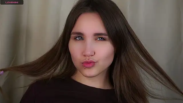 Snapshot of EthalFlowers chatting on November 29, 2025, 1:28 am EthalFlowers online show from November 29, 2025, 1:28 am