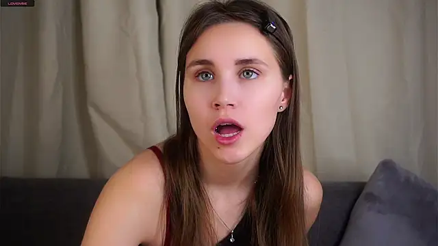 Snapshot of EthalFlowers chatting on November 17, 2025, 1:31 am EthalFlowers online show from November 17, 2025, 1:31 am