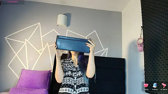 karlamoon23 online show from March 27, 2026, 7:37 pm