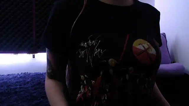 karlamoon23 online show from October 15, 2025, 10:07 pm