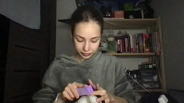 Yuna5343 online show from October 2, 2025, 7:17 pm