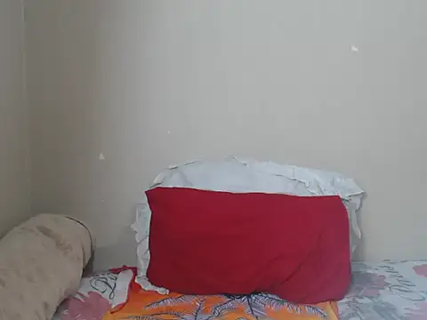  SweetLips  online show from October 5, 2025, 8:21 pm