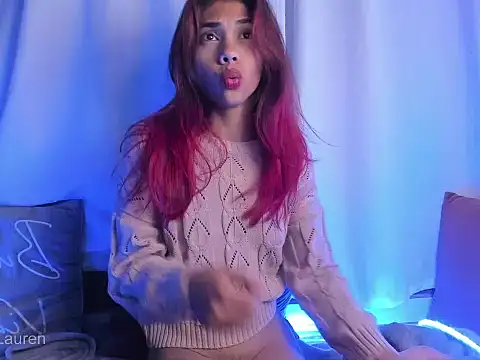 Snapshot of Laurenn_2 chatting on October 17, 2025, 6:28 am Laurenn 2 online show from October 17, 2025, 6:28 am