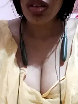 kaviyaponnu0987 online show from November 15, 2025, 8:07 am