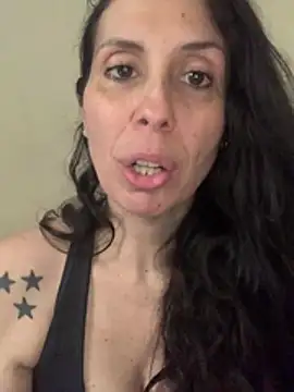 Lhcruz online show from April 12, 2026, 12:41 pm