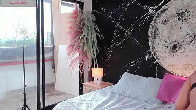 Snapshot of ShaniaDaniels chatting on December 20, 2025, 8:55 pm ShaniaDaniels online show from December 20, 2025, 8:55 pm