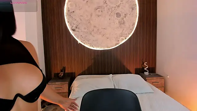 Snapshot of ShaniaDaniels chatting on February 10, 2026, 11:37 pm ShaniaDaniels online show from February 10, 2026, 11:37 pm