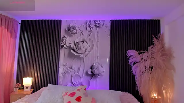 ShaniaDaniels online show from April 15, 2026, 8:31 pm