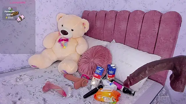 miathonson769 online show from September 24, 2025, 7:53 pm