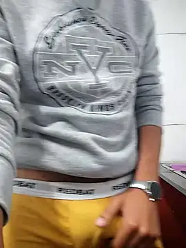 ColouredPapi online show from September 29, 2025, 2:44 pm