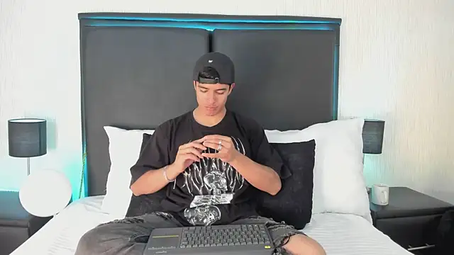 Snapshot of JacobBikerr chatting on September 17, 2025, 11:45 am JacobBikerr online show from September 17, 2025, 11:45 am