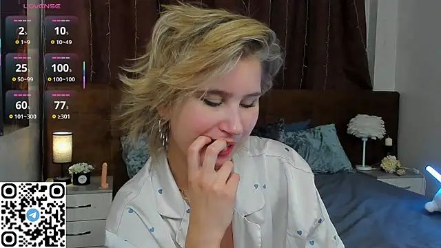 Snapshot of odelynbrower chatting on September 12, 2025, 12:11 am odelynbrower online show from September 12, 2025, 12:11 am