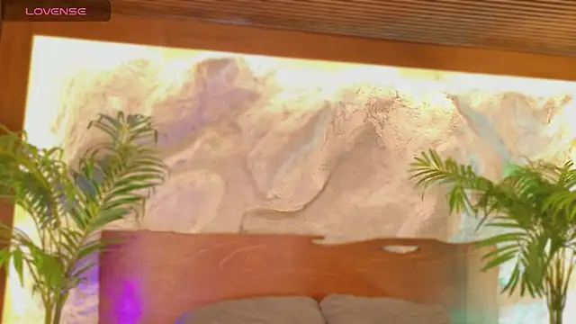 alisonn moon online show from April 15, 2026, 10:21 pm