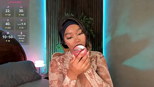 alisonn moon online show from October 29, 2025, 10:20 pm