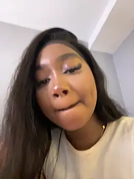 alisonn moon online show from October 18, 2025, 11:51 pm