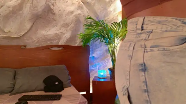 Snapshot of alisonn_moon chatting on February 25, 2026, 10:20 pm alisonn moon online show from February 25, 2026, 10:20 pm