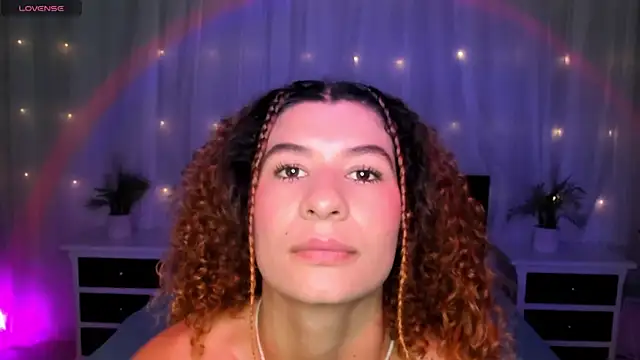 Evolet Bee online show from December 20, 2025, 11:35 am