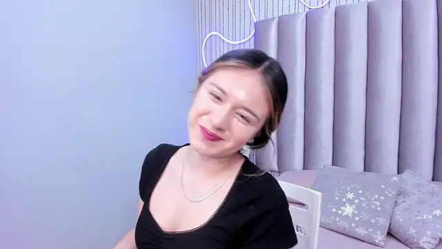 SamanthaPeachss online show from December 3, 2025, 12:15 pm