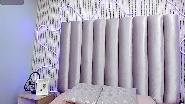 SamanthaPeachss online show from February 10, 2026, 11:53 am