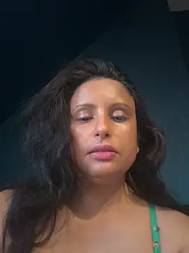 Snapshot of Angelaarayexx chatting on April 18, 2026, 5:10 am Angelaarayexx online show from April 18, 2026, 5:10 am