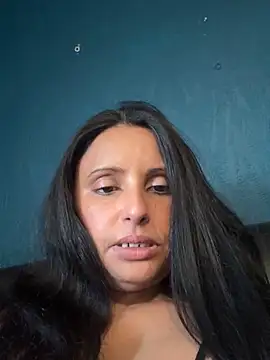 Snapshot of Angelaarayexx chatting on May 13, 2026, 1:29 pm Angelaarayexx online show from May 13, 2026, 1:29 pm