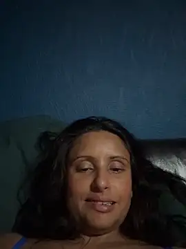 Snapshot of Angelaarayexx chatting on June 6, 2026, 3:23 am Angelaarayexx online show from June 6, 2026, 3:23 am
