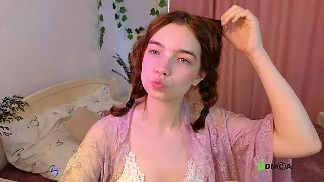 Snapshot of Evi_Brook chatting on October 8, 2025, 11:12 am Evi Brook online show from October 8, 2025, 11:12 am