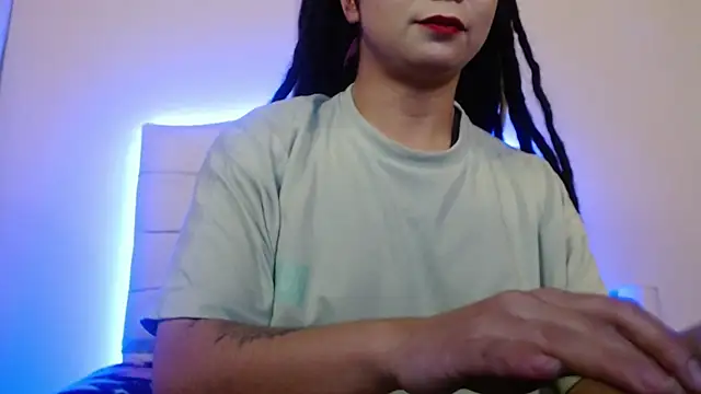 elapetitie online show from November 15, 2025, 8:07 am