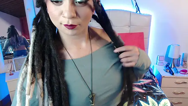 elapetitie online show from November 13, 2025, 5:44 am