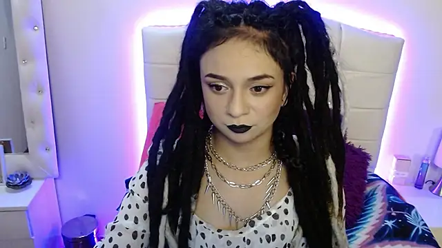 Snapshot of elapetitie chatting on October 3, 2025, 4:47 am elapetitie online show from October 3, 2025, 4:47 am