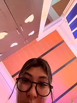 emilysofiia online show from October 4, 2025, 8:54 pm