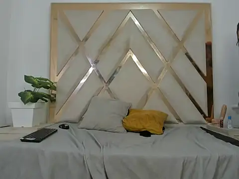 arielasm online show from October 24, 2025, 12:59 pm